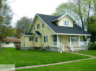 121 Fulton St, Middleton, MI 48856