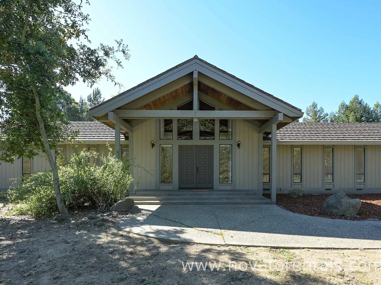 4 bed, 2.5 bath, 2178 sqft, $5,900 — Photo 3
