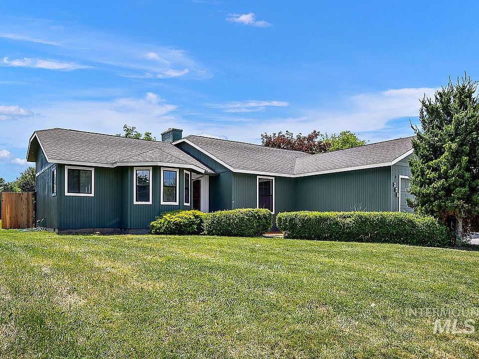 208 E Spruce St, Caldwell, ID 83605 Zillow