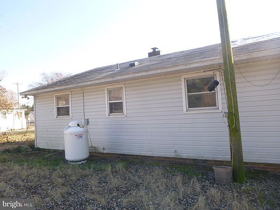 4th image of 607 Academy Ave