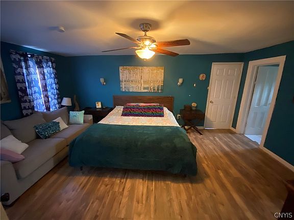 3rd image of 1417 Taylor Ave