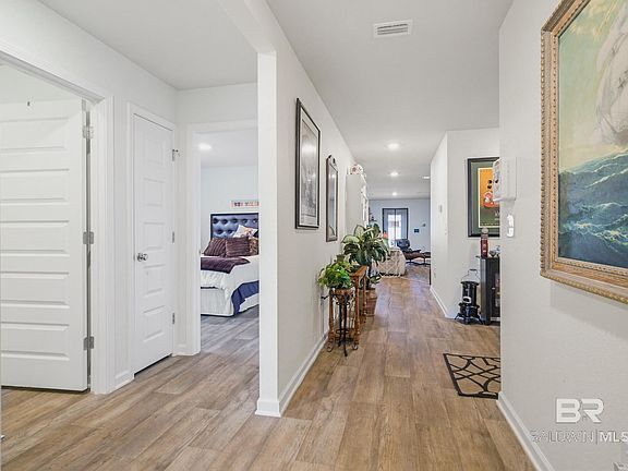 4th image of 261 Fulham Ln