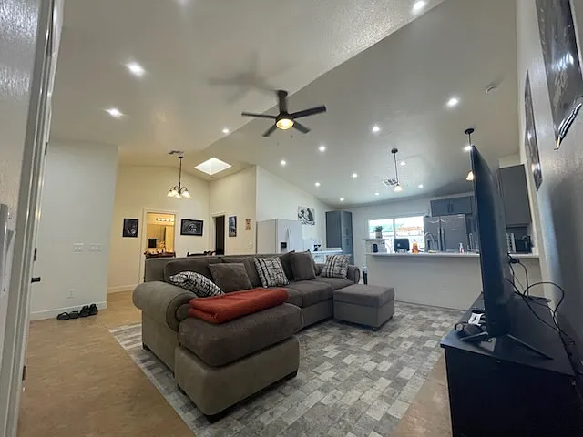 234 W Princeton Ave — Photo 3