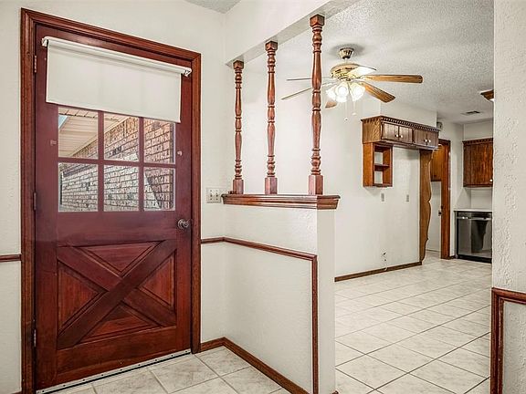 3rd image of 605 Linda Ln