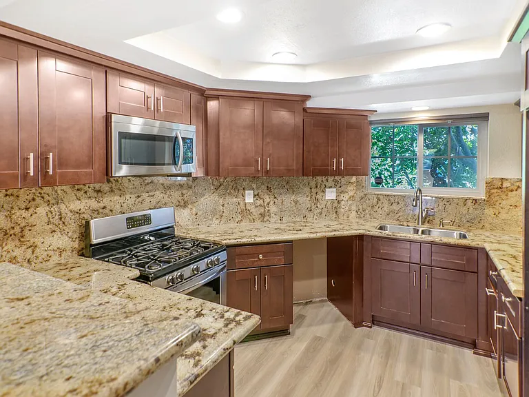 24368 Sage Ct — Photo 9