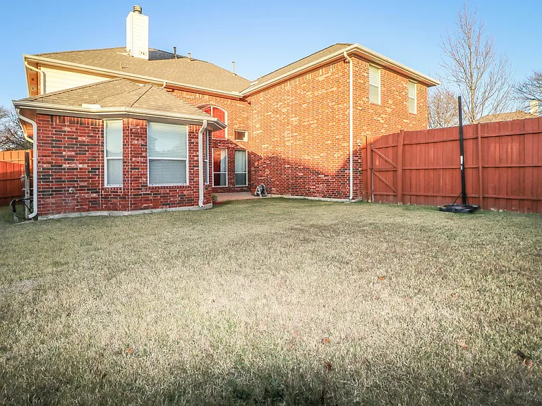 1183 Heathrow Dr — Photo 33
