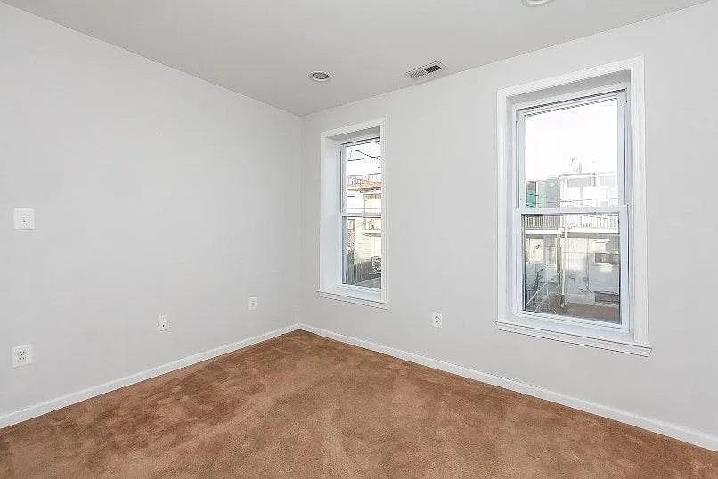 143 S Robinson Street — Photo 3