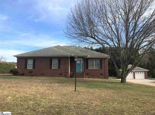 105 Planters Walk Dr, Easley, SC 29642