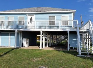 118 Doubloon Dr, Freeport, TX 77541