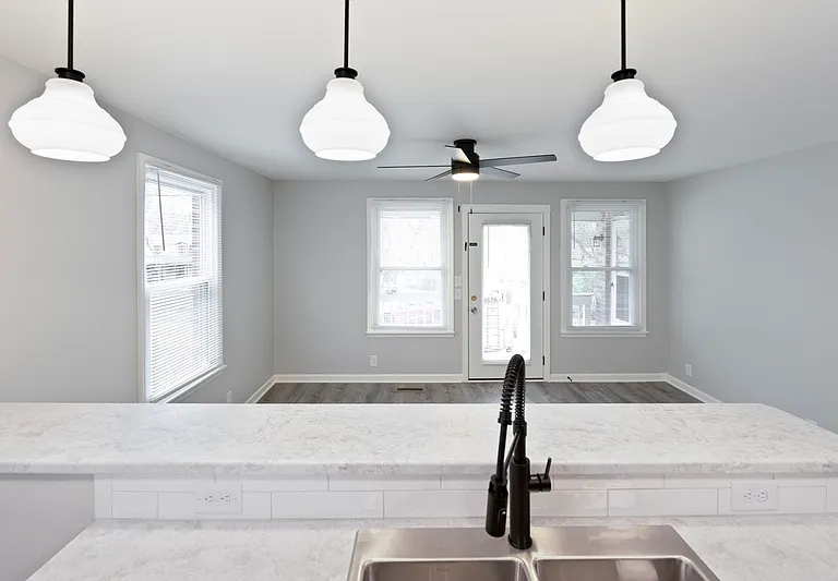 2502 Sharondale Dr — Photo 5
