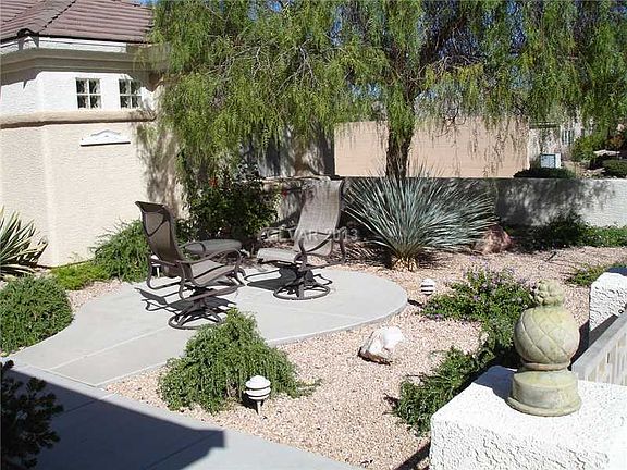 2nd image of 2975 Maffie St
