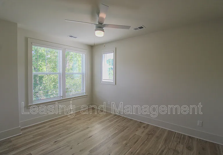 3633 Happyland Blvd — Photo 31