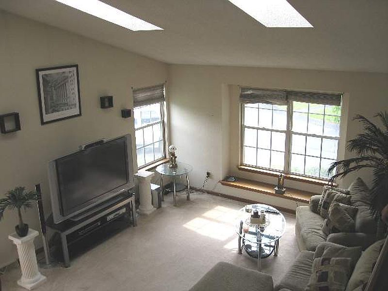 3rd image of 6 PALLISADE Court