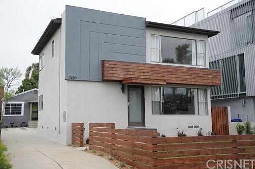 3rd image of 1928 Barry Ave