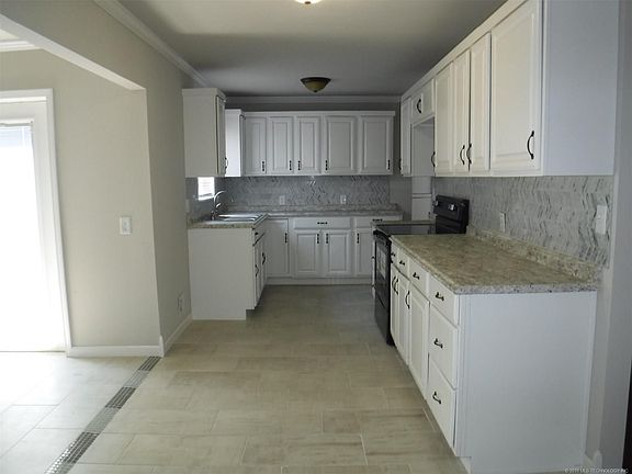 5th image of 1303 N Irvington Ave