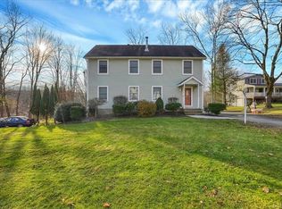 14 Beaverbrook Rd, New Windsor, NY 12553