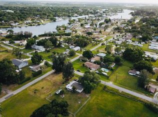 201 NE 6th St, Ruskin, FL 33570