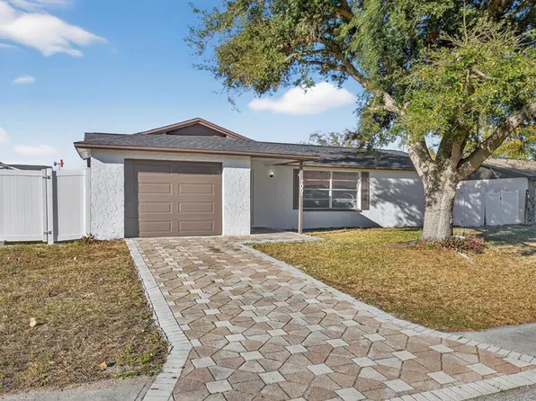 7051 Fireside Dr, Port Richey, FL 34668