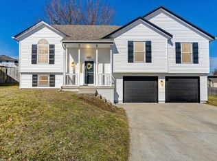 1131 N Mohican Ct, Independence, MO 64056