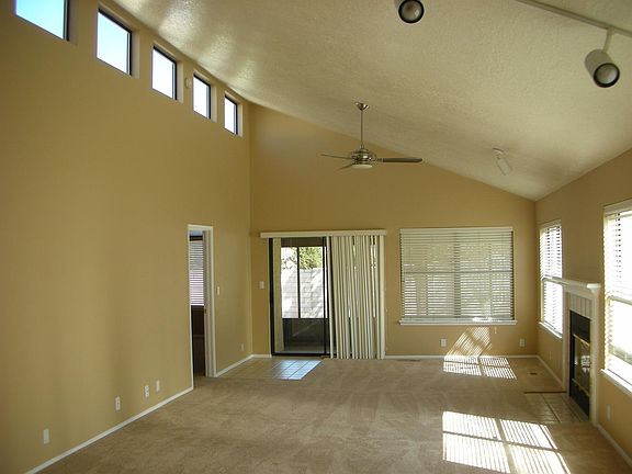5th image of 11021 Malaguena Ln NE