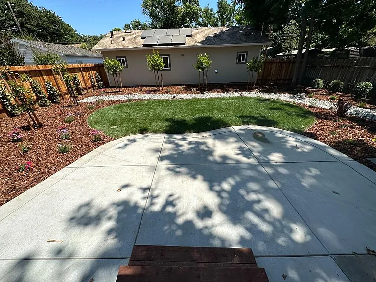 1402 Clara Ln — Photo 19