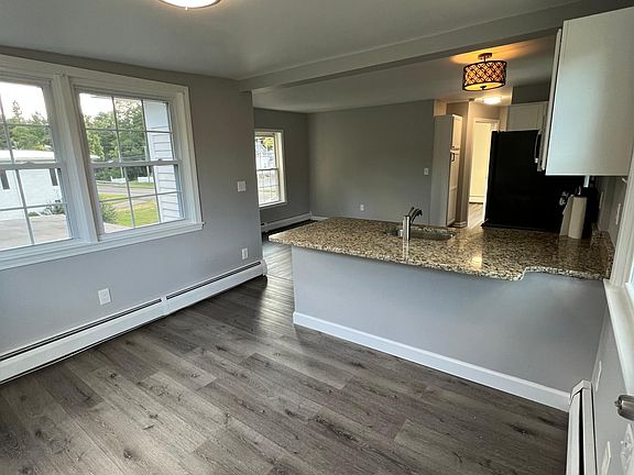 2nd image of 2594 Main St Unit 2