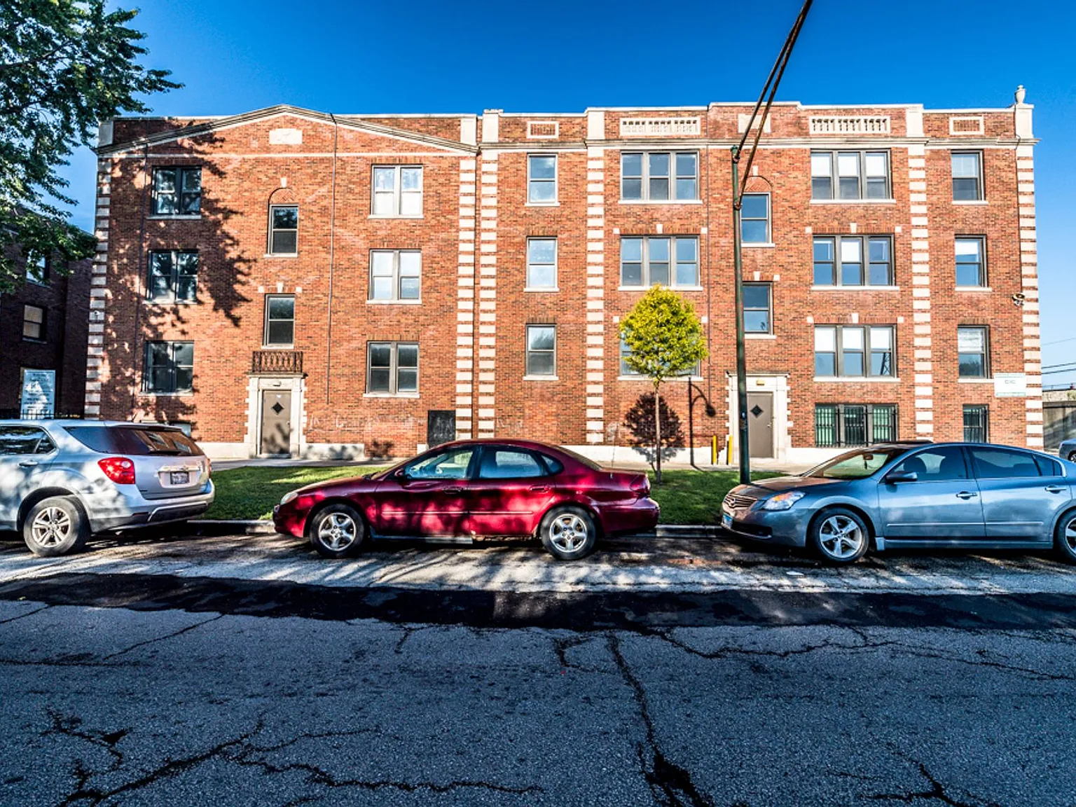 330 N Pine — Photo 2