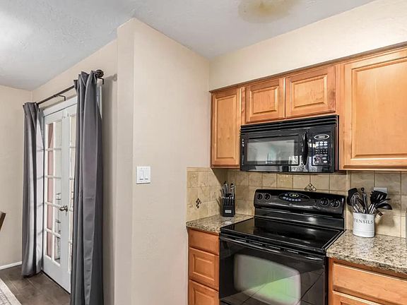 4th image of 1302 E Maryland Ave Unit 14