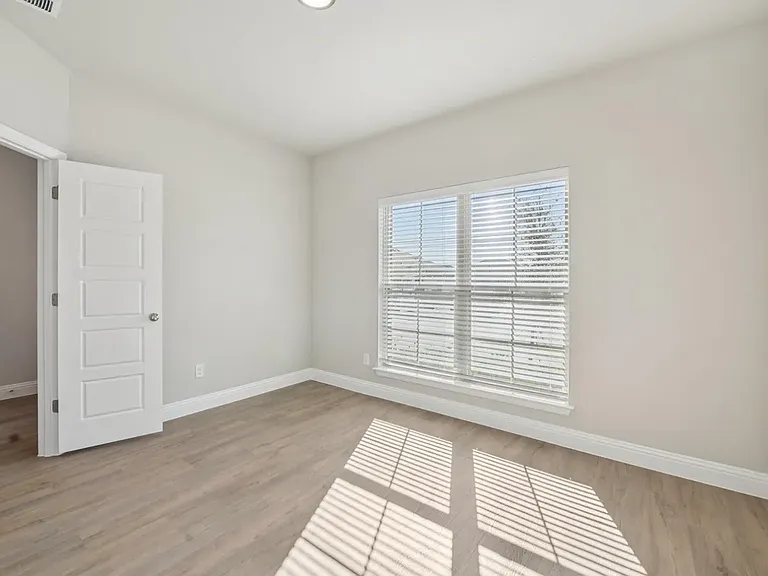1033 Nighthawk Trl — Photo 15