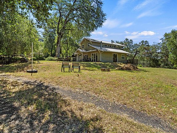 3rd image of 13833 Centerville Road