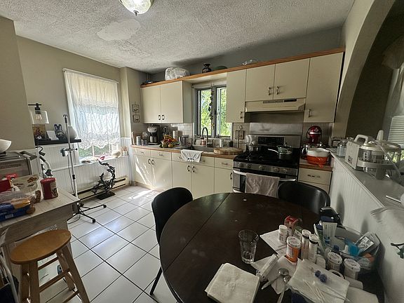 5th image of 203 3rd St #2
