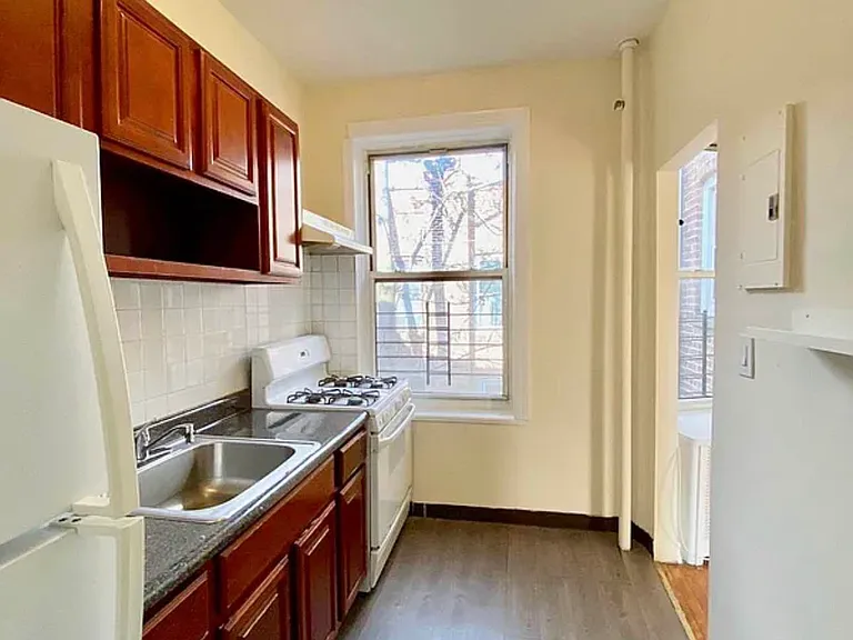 384 Rutland Rd #2R — Photo 5