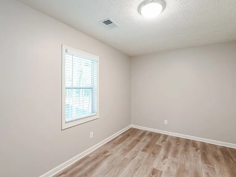 1910 Meadowchase Ct — Photo 18