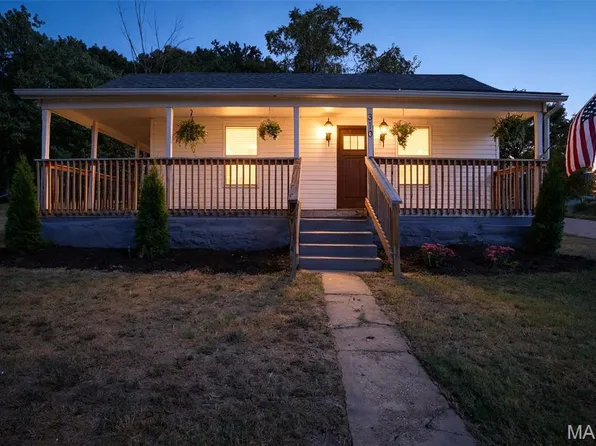 310 Donaldson St, De Soto, MO 63020