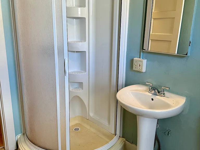 1120 Finnegan Way #5 — Photo 11