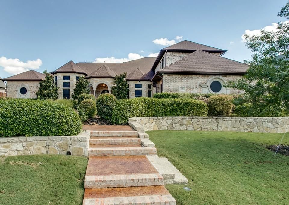 1st image of 601 Isleworth Ln