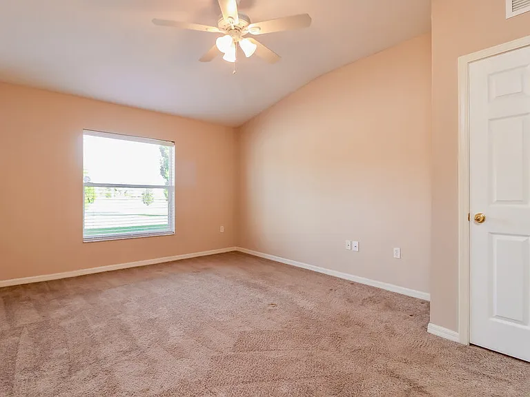 3920 Constantine Loop — Photo 6