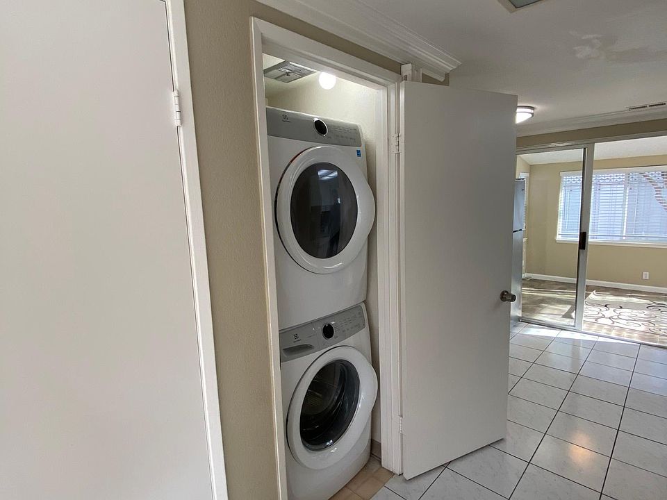 1st image of 834 Paseo Estero Dr