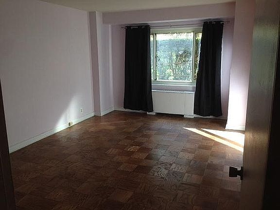 4th image of 4201 Cathedral Ave NW APT 107W