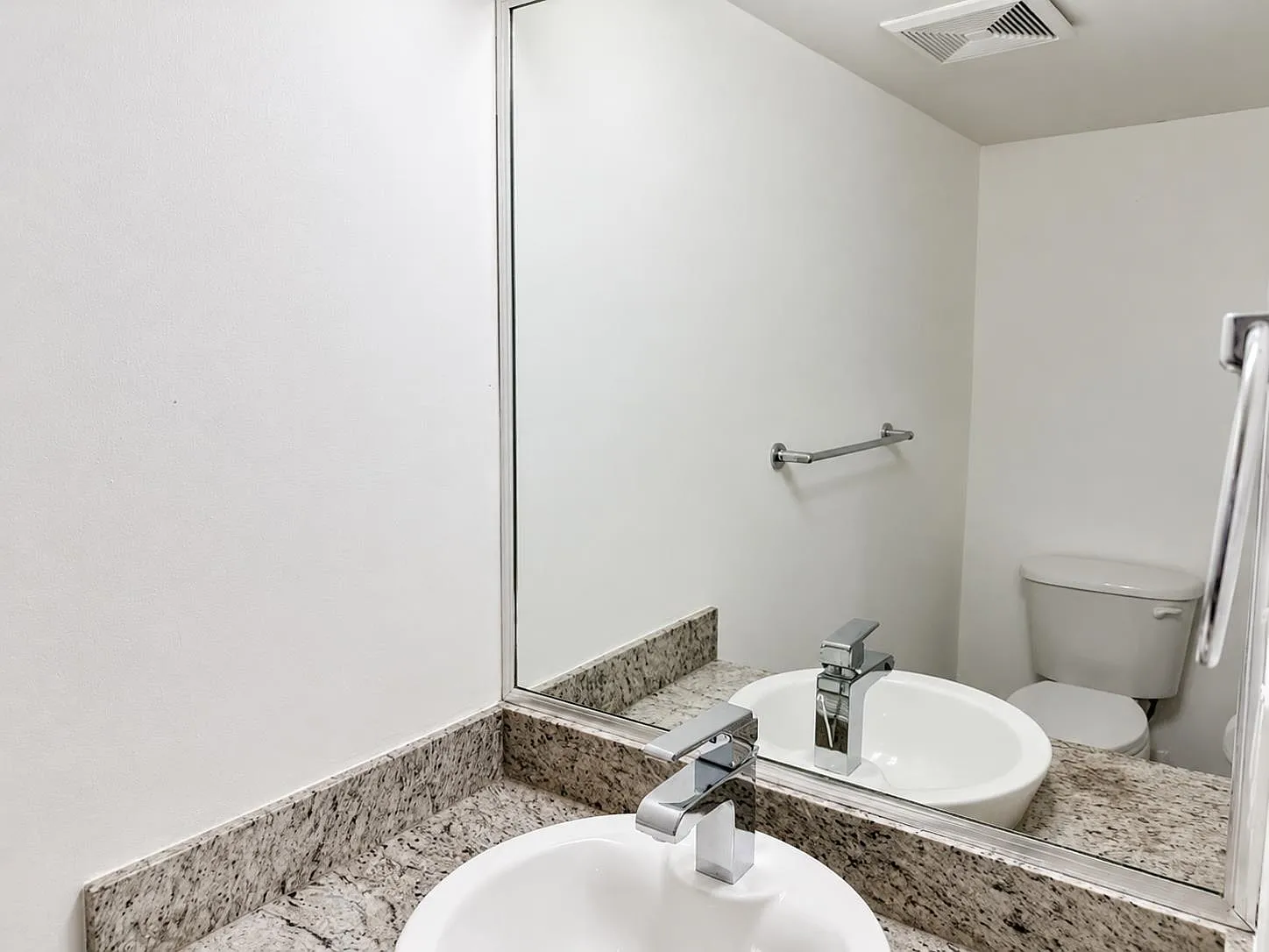 2 bed, 740 sqft, $2,100 — Photo 4