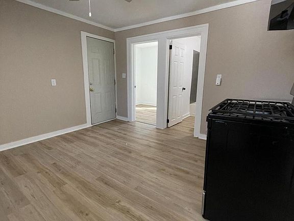3rd image of 630 Hagerer STREET