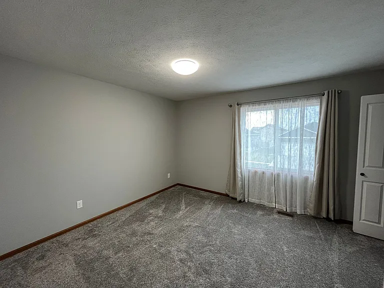 7825 Yankee Woods Dr — Photo 12