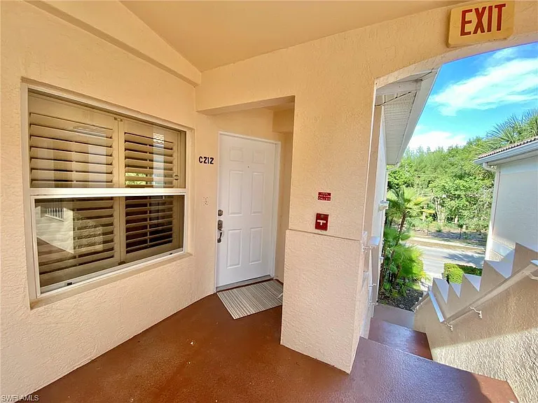 1096 Woodshire Ln #C212 — Photo 6