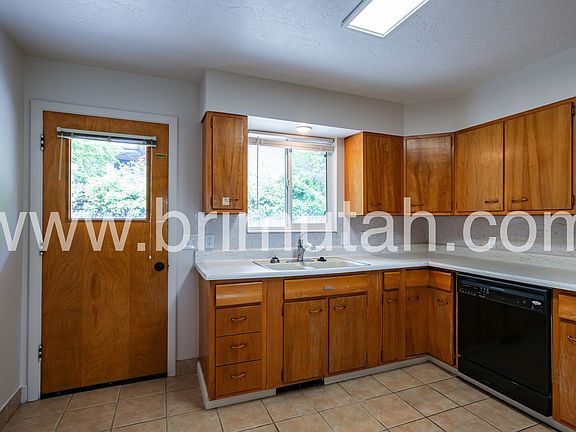 2nd image of 1915-1925 E Severn Dr