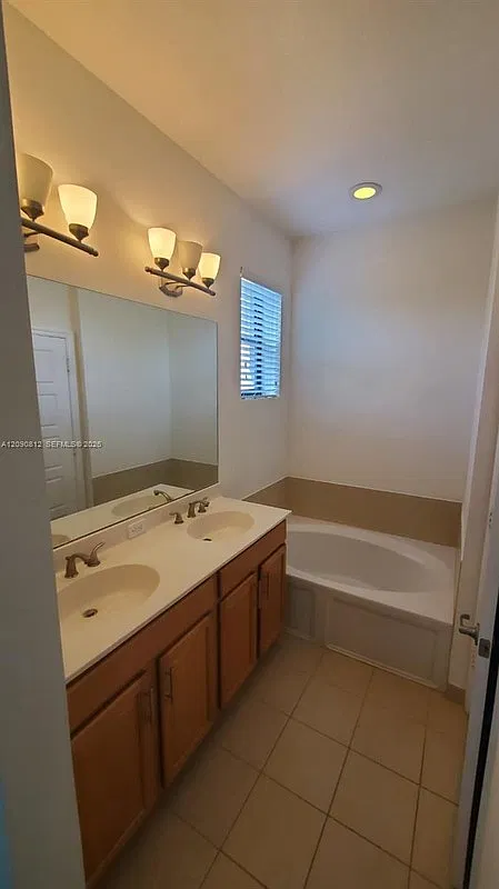 652 NE 191st Ter #1 — Photo 4
