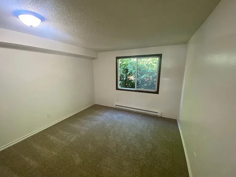 4135 State St #2 — Photo 9
