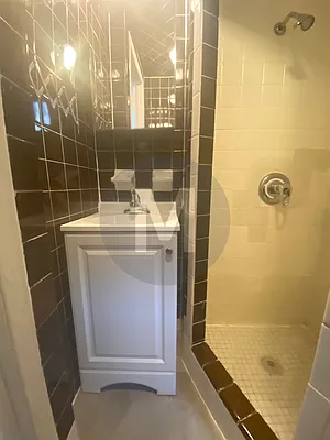 Rented by Kaden Realty | media 7