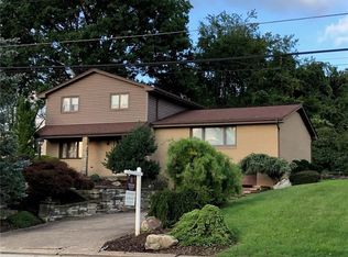 5273 Range Dr, Pittsburgh, PA 15236