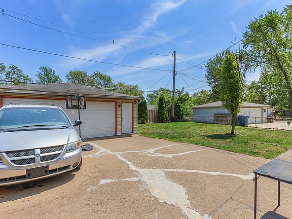 3rd image of 1509 Lincoln Pl