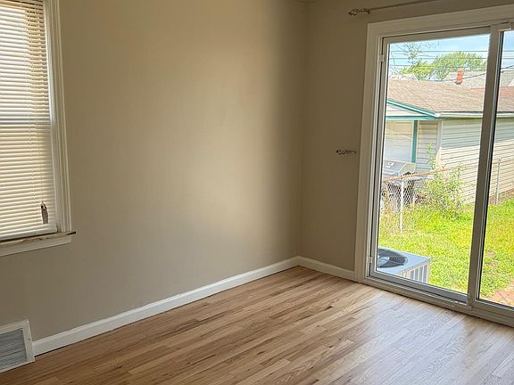 5th image of 24800 SW Cherry St